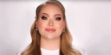 is nikkietutorials a woman or man.